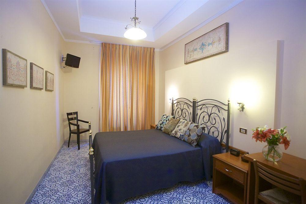 Nicolas Inn Ρώμη Εξωτερικό φωτογραφία