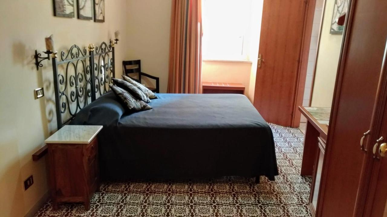 Nicolas Inn Ρώμη Εξωτερικό φωτογραφία