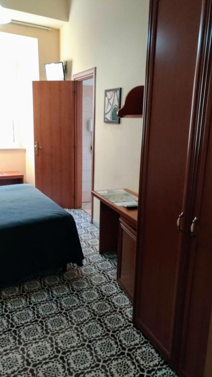 Nicolas Inn Ρώμη Εξωτερικό φωτογραφία