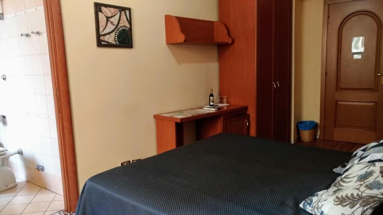 Nicolas Inn Ρώμη Εξωτερικό φωτογραφία