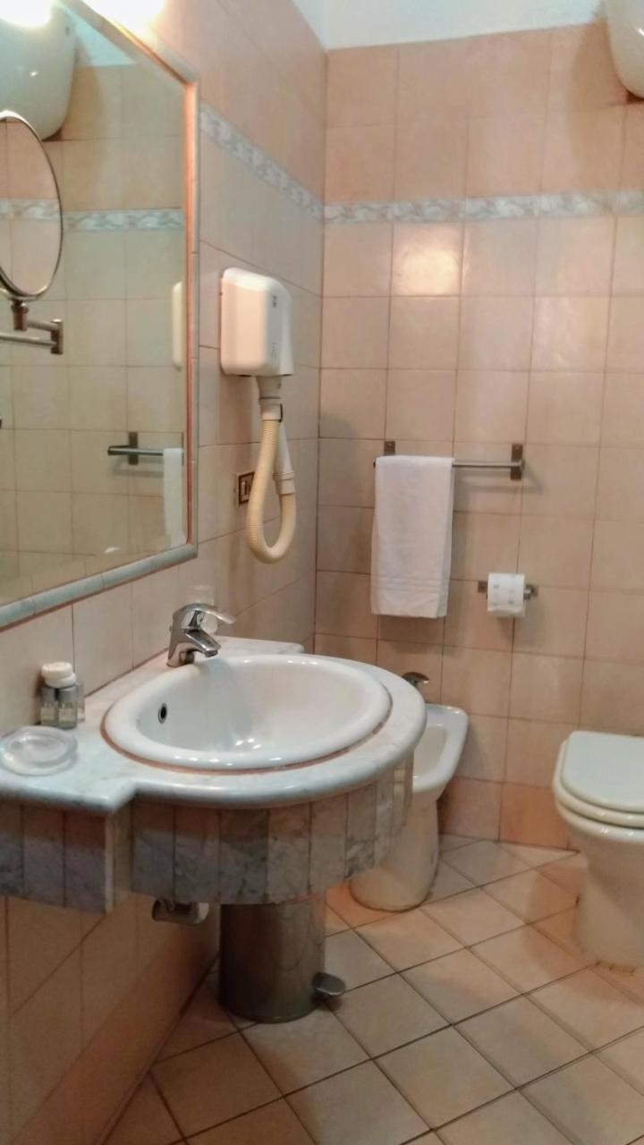 Nicolas Inn Ρώμη Εξωτερικό φωτογραφία